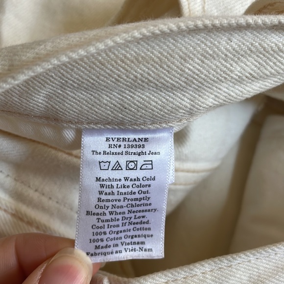 Everlane relaxed straight jean (aka rigid straight jean) in ecru! Size 26 - Picture 5 of 5